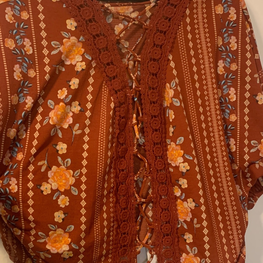 Women’s Rust Floral Lace-Up Boho Top - Picture 4 of 6